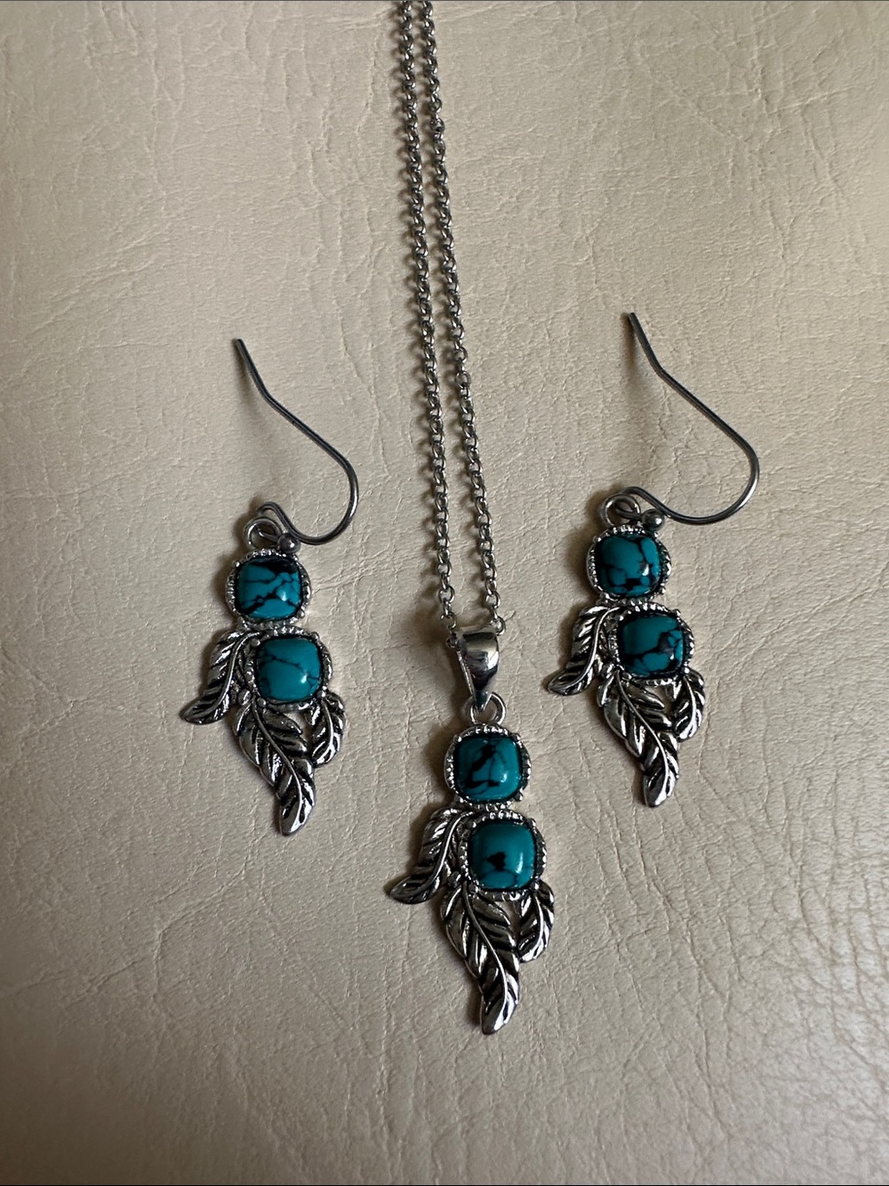 Turquoise Stone Leaf Pendant Necklace and Earrings Set - Silver Tone